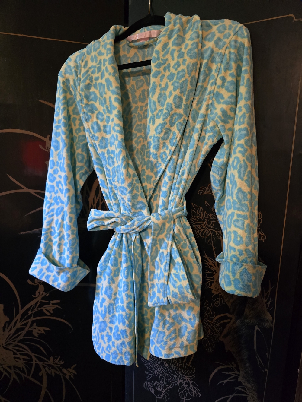 Victoria's Secret Light Blue and Cream Leopard Plush Wrap Robe